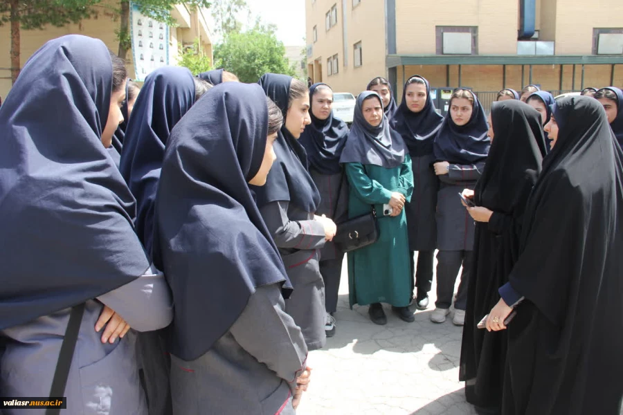 دانش آموزان مقطع تحصیلی نهم مدرسه شهید عراقی، از دانشکده ولی عصر (عج) بازدید نمودند 2