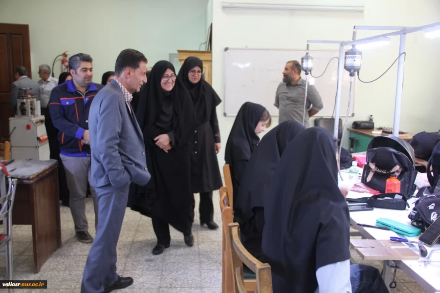 بازدید مسئولین دانشگاه از ظرفیت ها و پتانسیل های دانشکده ملی مهارت ولی عصر(عج) 7