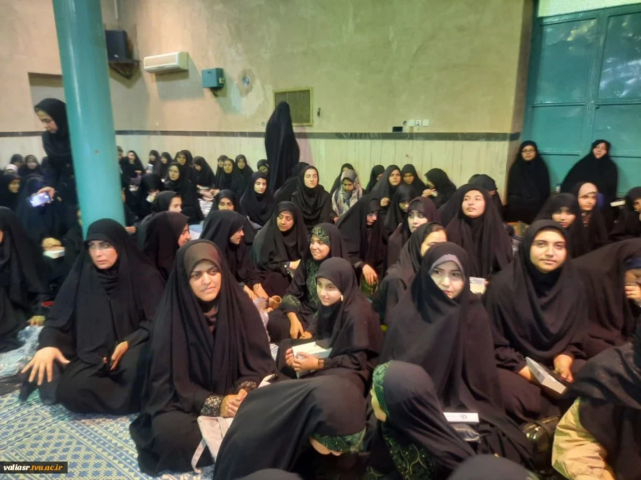 حضور کارکنان و دانشجویان دانشکده ولی عصر(عج) در مراسم سالگرد ارتحال امام راحل (ره) در حسینیه جماران 3