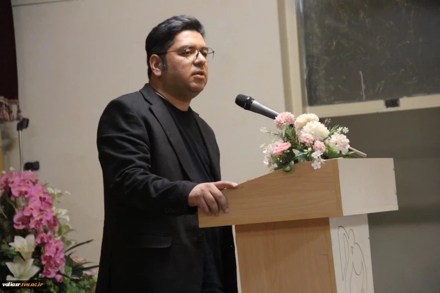 کارگاه آموزشی " عکاسی تخصصی از زیورآلات و مصنوعات فلزی" در دانشکده ولی عصر(عج) برگزارشد 3