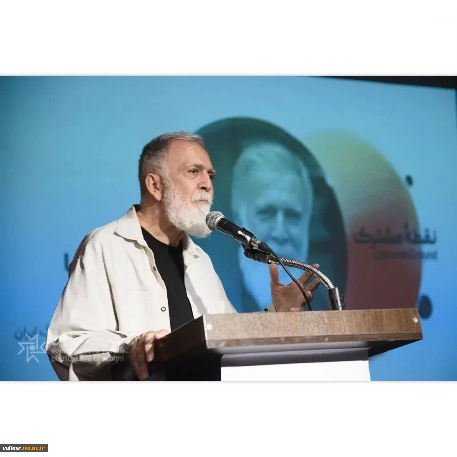 حضور دانشجویان و اساتید رشته گرافیک دانشکده ولی عصر(عج) در رویداد سالانه جشن هفته گرافیک ایران 1404با عنوان" نقطه مشترک" 4