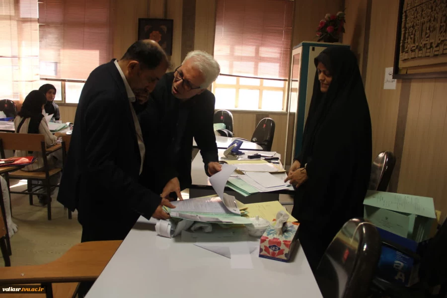 بازدید رئیس مرکز نظارت، ارزیابی و تضمین کیفیت و مشاور رئیس دانشگاه، از روند ثبت نام دانشجویان جدید الورود در دانشکده ولی عصر(عج) 2