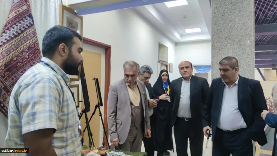 نمایش هنر و توانمندی دانشجویان دانشکده ولی عصر(عج) در نمایشگاه فیروزه در وزارت علوم و تحقیقات 2