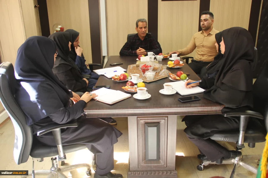 نشست دوستانه رئیس دانشکده با مسئول بوستان ترافیک ناحیه 3 منطقه 15 تهران و مدیر خانه های دوچرخه سطح تهران 2