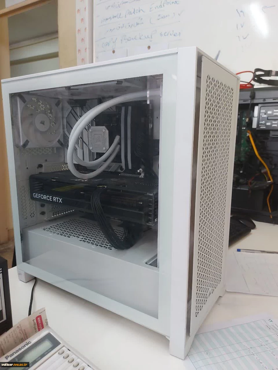 اهدا 10 عدد کامپیوتر و یک سرور از طرف خیر حامی دانشگاه به دانشکده ولی عصر(عج) 2