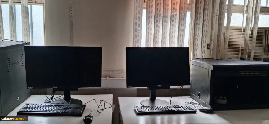 اهدا 10 عدد کامپیوتر و یک سرور از طرف خیر حامی دانشگاه به دانشکده ولی عصر(عج) 4