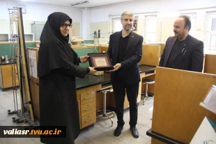 بازدید دکتر مهدی دهمرده معاون پژوهش فناوری و نوآوری و اقتصاد دانش بنیان شورای عالی انقلاب فرهنگی به همراه دکتر مهرداد احمدی ، معاون پژوهش و فناوری دانشگاه ملی مهارت از دانشکده ولی عصر(عج) 7