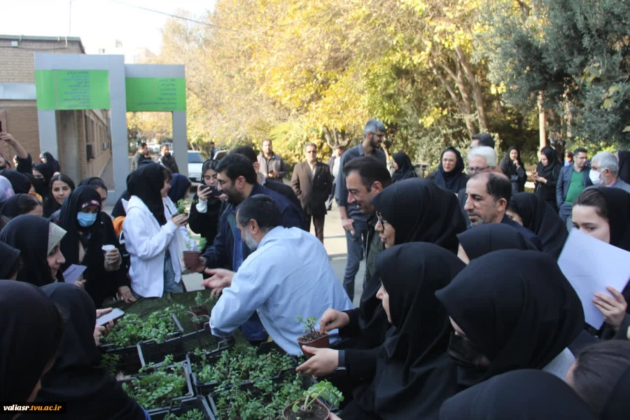 برگزاری مراسم جشن روز دانشجو ، با حضور  مدیرکل نظارت، ارزیابی و تضمین کیفیت و شهردار منطقه پانزده در دانشکده ملی مهارت ولی عصر (عج) 16