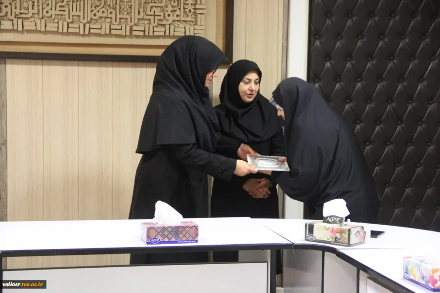 تقدیر از همکاران حوزه اداری - مالی دانشکده ولی عصر(عج) 6