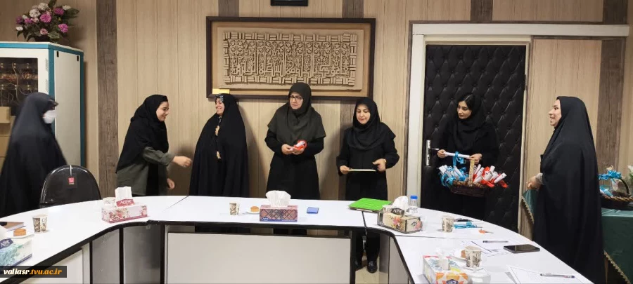 برگزاری مراسم تقدیر از دانشجویان فعال بسیج، هیئت دانشجویی بنات النور، فرهنگی و مشاوره در دانشکده ولی عصر(عج) 4