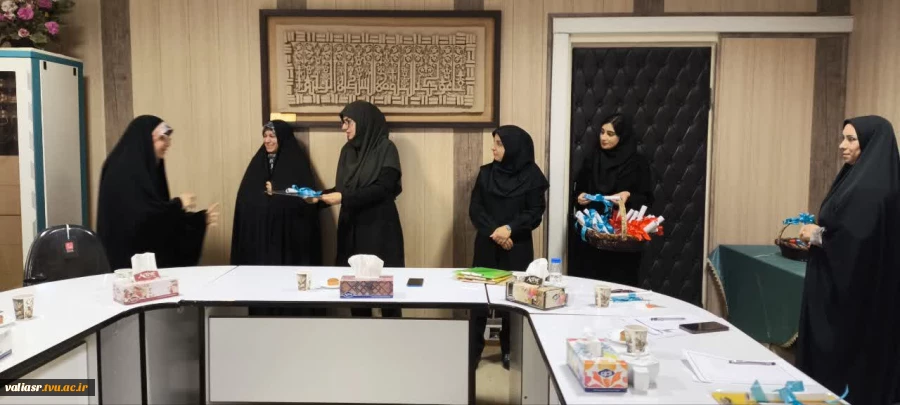 برگزاری مراسم تقدیر از دانشجویان فعال بسیج، هیئت دانشجویی بنات النور، فرهنگی و مشاوره در دانشکده ولی عصر(عج) 4