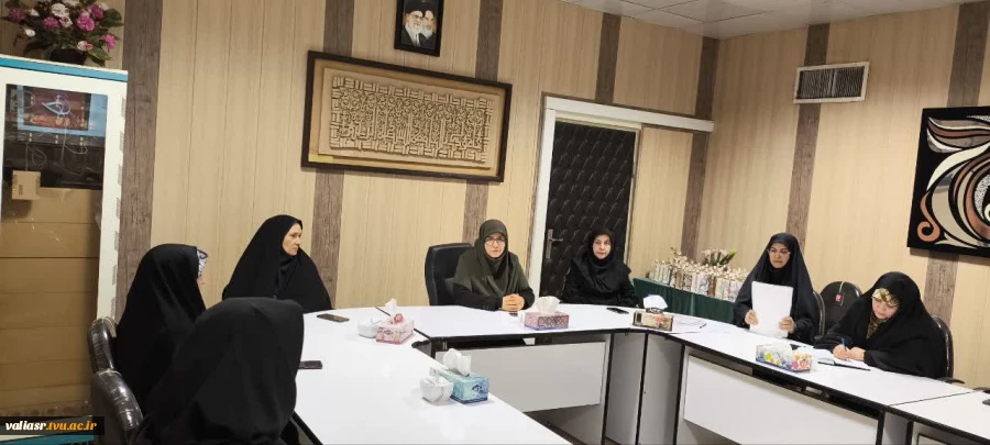 برگزاری مراسم گرامیداشت روز زن و مقام مادر در دانشکده ولی عصر(عج) 3