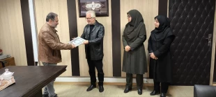 تقدیر از مسئول واحد پژوهش به مناسبت گرامیداشت هفته پژوهش و فناوری در دانشکده ولی عصر (عج) 2