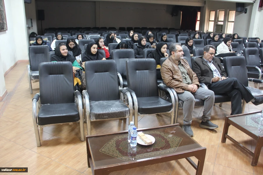 برگزاری سمینار "کاربرد هوش مصنوعی در مهندسی شیمی و تاثیر آن برکاهش مصرف شدت انرژی و حفظ محیط زیست”در دانشکده ولی عصر(عج) 3