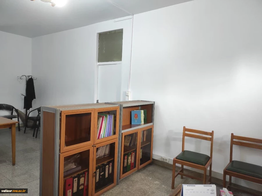 رنگ آمیزی و تجهیز دفتر مشاوره و کارگاه عکاسی دانشکده ولی عصر(عج) توسط خیر حامی دانشگاه 3