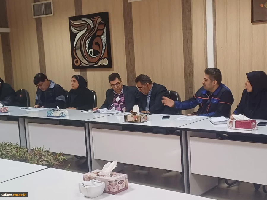 برگزاری جلسه هماهنگی نیاز سنجی خرید تجهیزات کارگاه و آزمایشگاه  در دانشکده ولی عصر(عج) 6