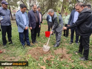 شرکت رئیس دانشگاه ملی مهارت در پویش "نهال امید" در دانشکده انقلاب اسلامی و کاشت سه اصله نهال مثمر 3