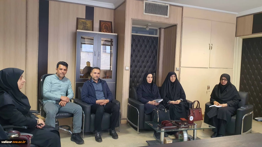 برگزاری جلسه گزارش فعالیت‌های انجام شده و پیش بینی امور جهت تسهیل کارها و پیشگیری از صدمات احتمالی در صورت تداوم جنگ در دانشکده ولی عصر(عج) 3