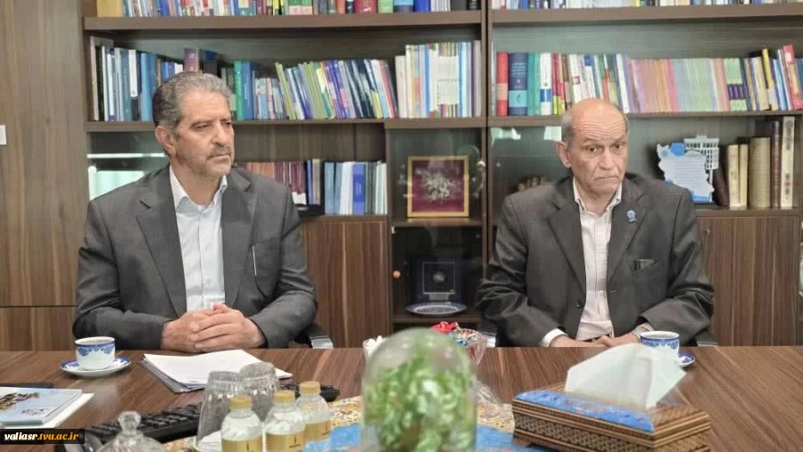 به منظور پیگیری نامه رؤسای سه دانشگاه پهنه گستر کشور، با موضوع افزایش حقوق کارمندان دانشگاه‌ها صورت گرفت؛
دیدار روسای دانشگاه ملی مهارت، پیام نور و علمی کاربردی با معاون رئیس جمهور و رئیس سازمان اداری و استخدامی کشور 2