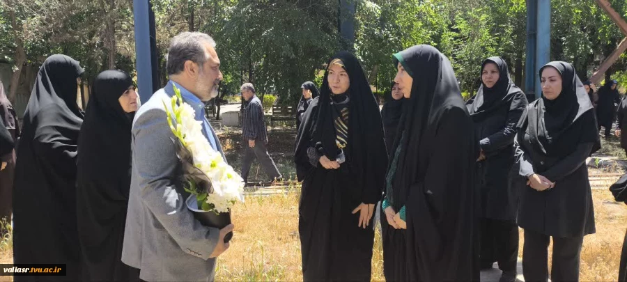 برگزاری مراسم تجلیل از خانواده شهدای جنگ دوازده روزه و جنگ رمضان در دانشکده ولی عصر (عج) 2