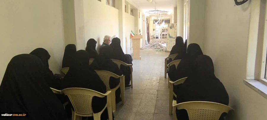 برگزاری مراسم تجلیل از خانواده شهدای جنگ دوازده روزه و جنگ رمضان در دانشکده ولی عصر (عج) 5