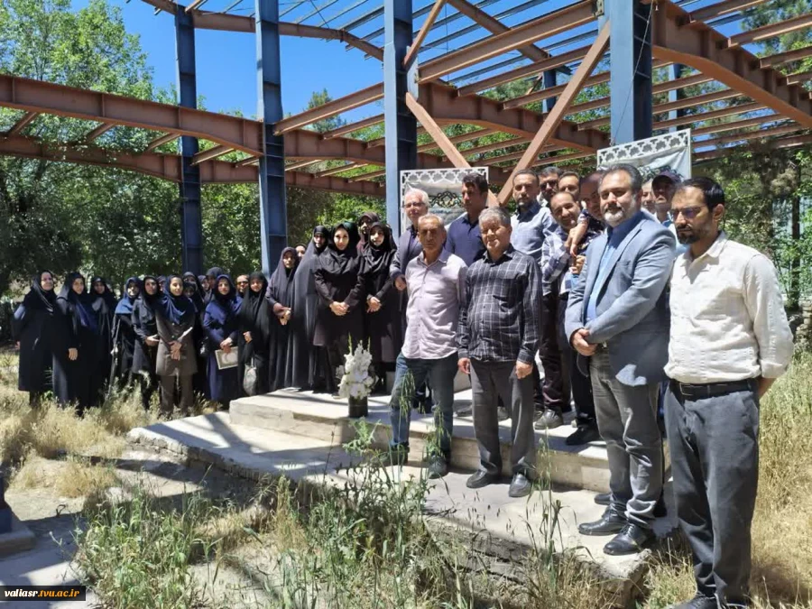 برگزاری مراسم تجلیل از خانواده شهدای جنگ دوازده روزه و جنگ رمضان در دانشکده ولی عصر (عج) 8