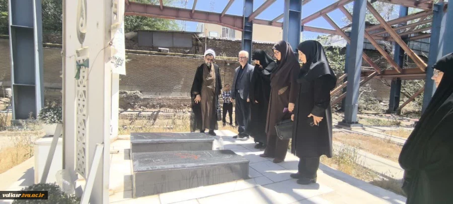 برگزاری مراسم تجلیل از خانواده شهدای جنگ دوازده روزه و جنگ رمضان در دانشکده ولی عصر (عج) 9