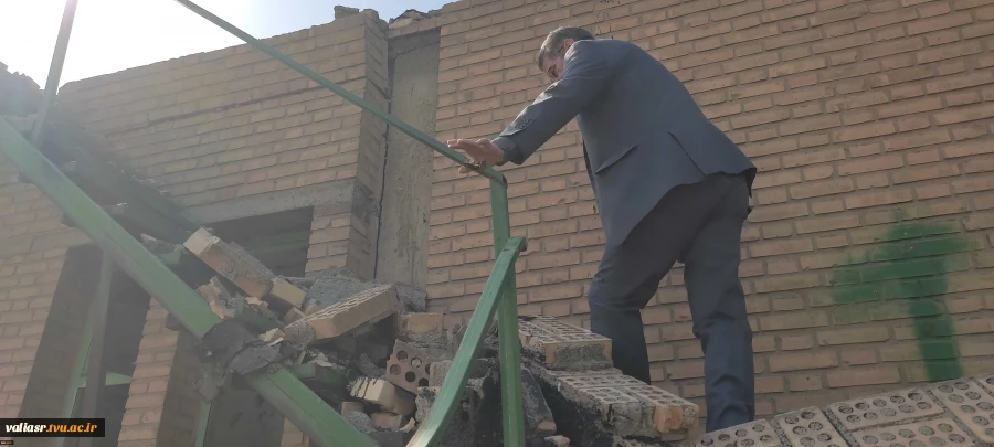 بازدید رئیس دانشگاه ملی مهارت و مدیران ستادی از فضاهای آسیب‌دیده جنگ سوم تحمیلی دانشکده ملی مهارت ولی عصر(عج) 2