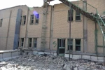 بازدید رئیس دانشگاه ملی مهارت و مدیران ستادی از فضاهای آسیب‌دیده جنگ سوم تحمیلی دانشکده ملی مهارت ولی عصر(عج) 3