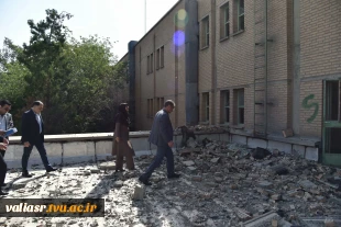 بازدید رئیس دانشگاه ملی مهارت و مدیران ستادی از فضاهای آسیب‌دیده جنگ سوم تحمیلی دانشکده ملی مهارت ولی عصر(عج) 7