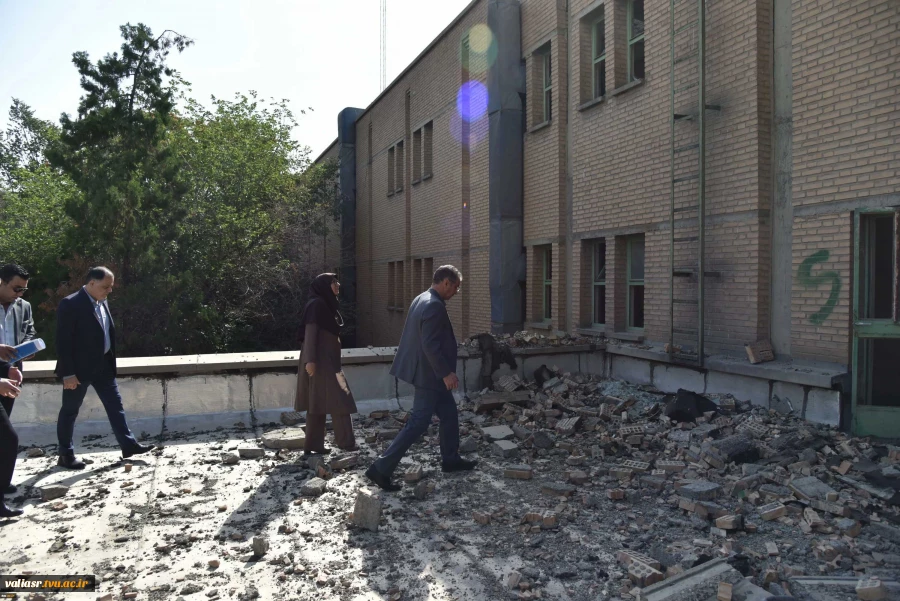 بازدید رئیس دانشگاه ملی مهارت و مدیران ستادی از فضاهای آسیب‌دیده جنگ سوم تحمیلی دانشکده ملی مهارت ولی عصر(عج) 7