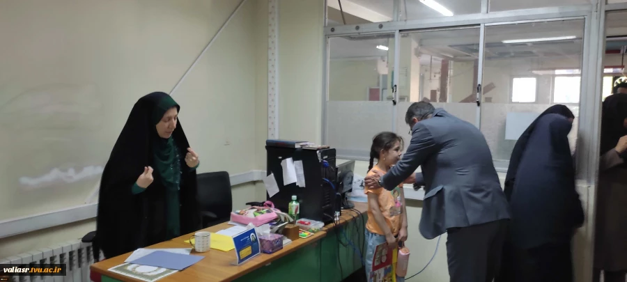 بازدید رئیس دانشگاه ملی مهارت و مدیران ستادی از فضاهای آسیب‌دیده جنگ سوم تحمیلی دانشکده ملی مهارت ولی عصر(عج) 15