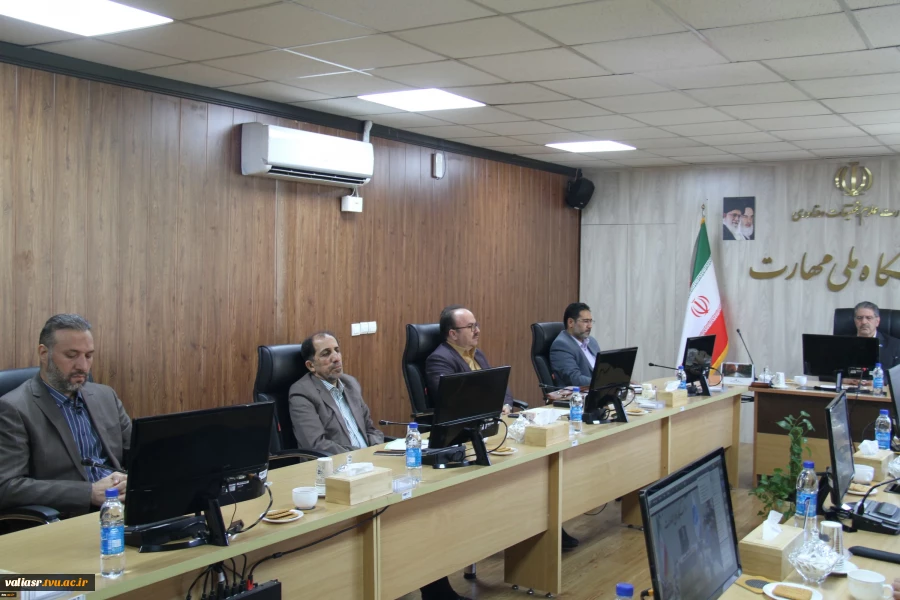 برگزاری نشست وبیناری هم‌اندیشی هیئت رئیسه دانشگاه با اعضای هیئت علمی 3