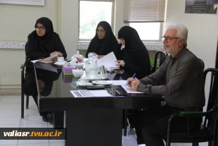 جلسه کمیته منتخب بررسی وضعیت برگزاری کلاس‌ها و آزمون‌های پایان‌ترم در دانشکده ملی مهارت ولی عصر(عج) برگزار شد. 4