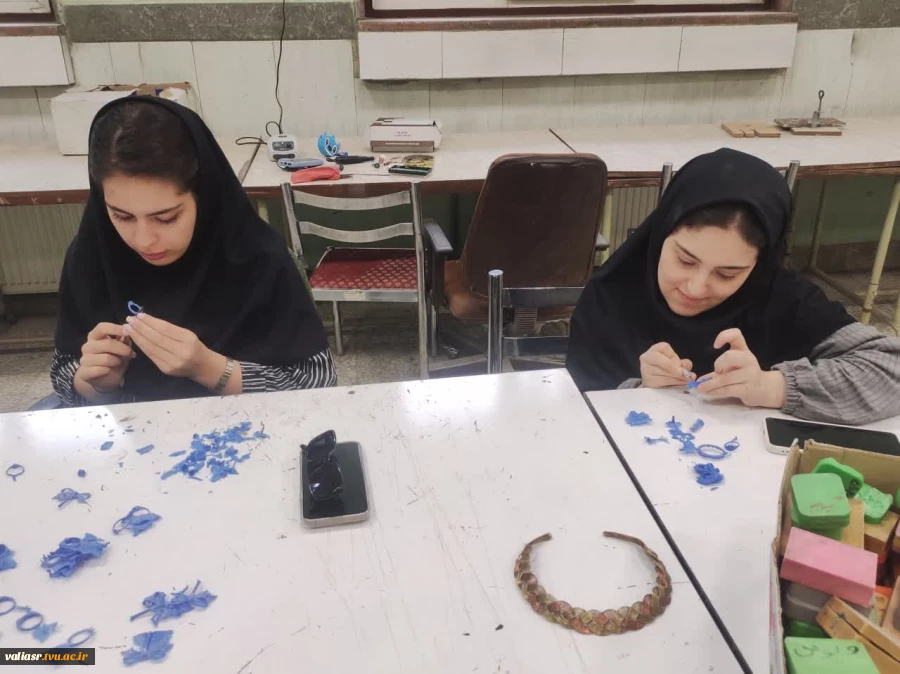 برگزاری کلاسهای عملی رشته طلا و جواهر در دانشکده ملی مهارت ولی عصر (عج) 6