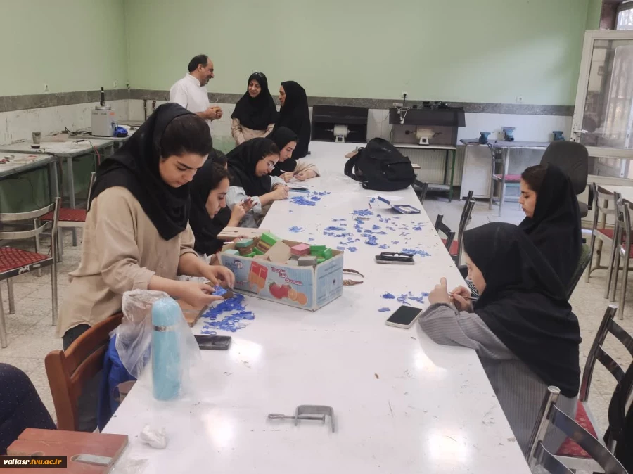 برگزاری کلاسهای عملی رشته طلا و جواهر در دانشکده ملی مهارت ولی عصر (عج) 8