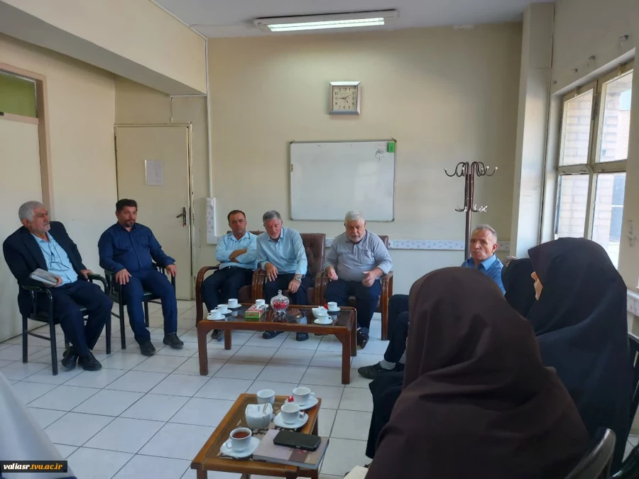 برگزاری جلسه ریاست با نیروهای نگهبانی و انتظامات دانشکده ولی عصر(عج) 4