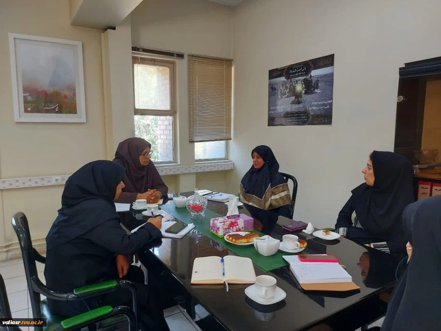 جلسه هم‌اندیشی انجمن‌ علمی طلا و جواهر  و صنایع دستی با کانون همیاران سلامت دانشکده ولی عصر(عج) 3