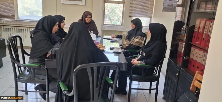 جلسه هم‌اندیشی انجمن‌ علمی طلا و جواهر  و صنایع دستی با کانون همیاران سلامت دانشکده ولی عصر(عج) 2