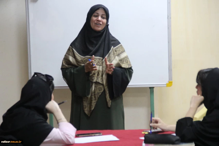 ورکشاپ طراحی همراه با کارگاه روانشناسی با موضوع" هنر، روان و تجربه ای برای خلق آرامش" برگزار شد 8