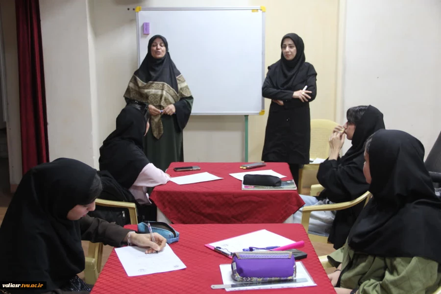 ورکشاپ طراحی همراه با کارگاه روانشناسی با موضوع" هنر، روان و تجربه ای برای خلق آرامش" برگزار شد 14