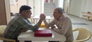 برگزاری مسابقات ورزشی کارکنان دانشکده ولی عصر(عج) به مناسبت روز جهانی ورزش دانشگاهی 6